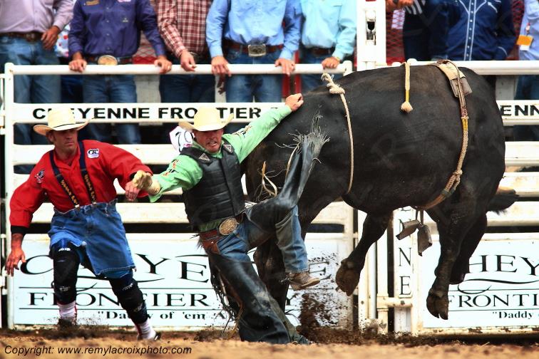 Cheyenne Frontier Days rodeo Bull Riding Wyoming USA www.remylacroixphoto.com