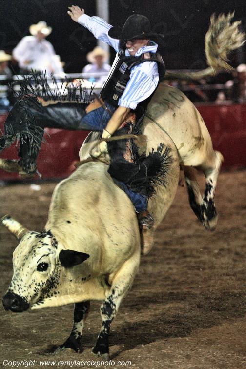 Cheyenne Frontier Days rodeo Bull Riding Wyoming USA www.remylacroixphoto.com
