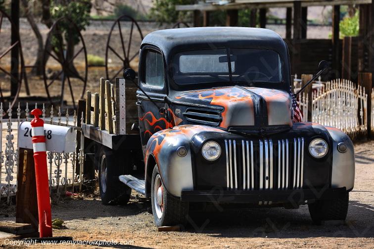 Ford Pick-up Truck 1947 Route 66 Oro Grande Californie USA www.remylacroixphoto.com