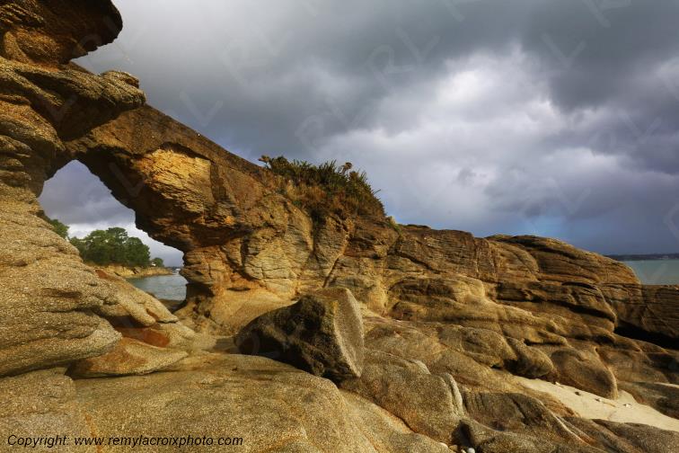 Sentier du littoral la Roche Perc�e Fouesnant Finist�re Bretagne France www.remylacroixphoto.com