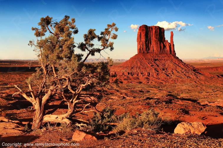 West Mittens Monument Valley Dineh Navajo Utah Arizona USA www.remylacroixphoto.com