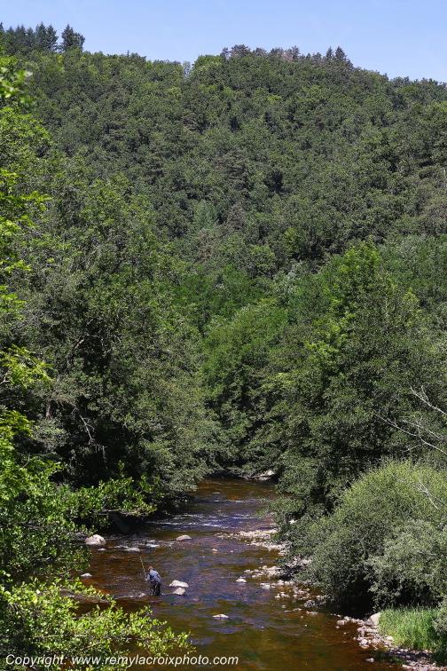 Saint Gervais Sous Meymont La Dore P�che � la mouche Puy de D�me Auvergne Rh�ne-Alpes France www.remylacroixphoto.com